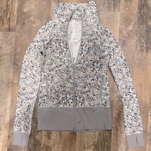 Lululemon Jacket! Size 6!